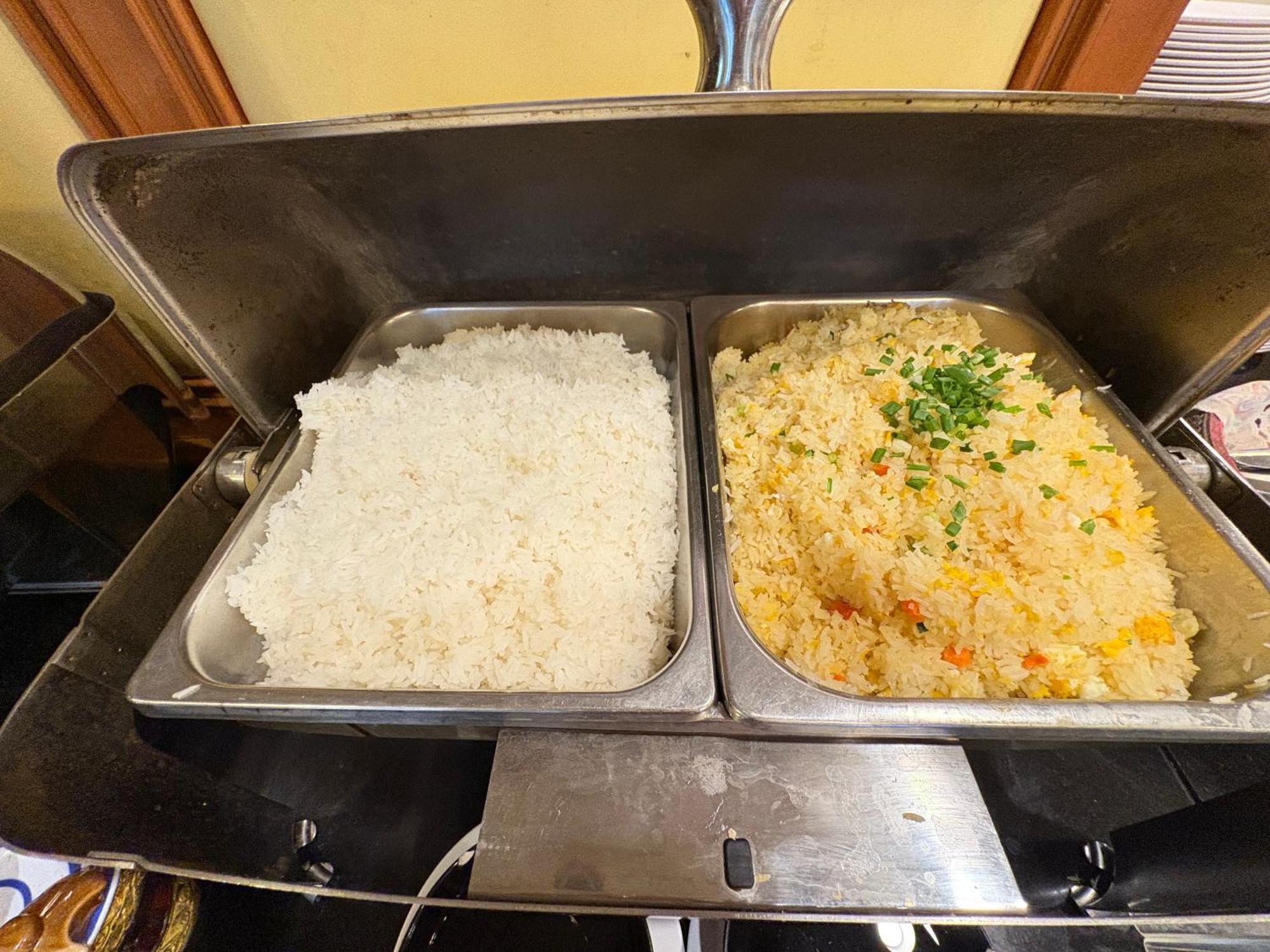 탁실라 호텔  마하 사라캄 외부 사진